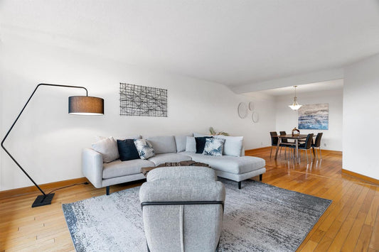 Small Spaces, Big Comfort: The Features of a Premium Custom Sofa Bed