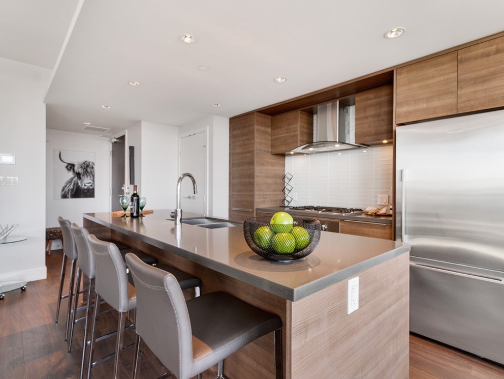 2303-1550 Fern Street North Vancouver, BC