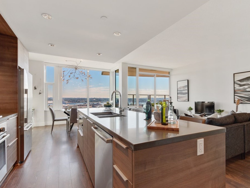 2303-1550 Fern Street North Vancouver, BC