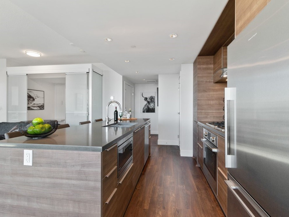 2303-1550 Fern Street North Vancouver, BC