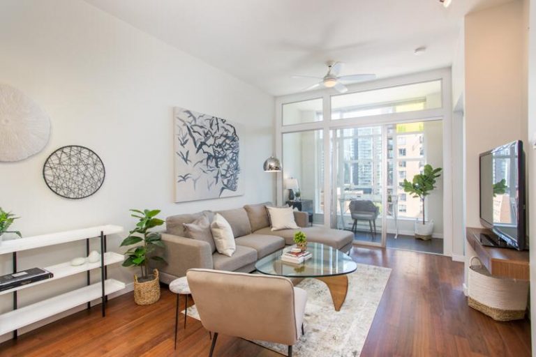 1102-1205 Howe Street Vancouver BC