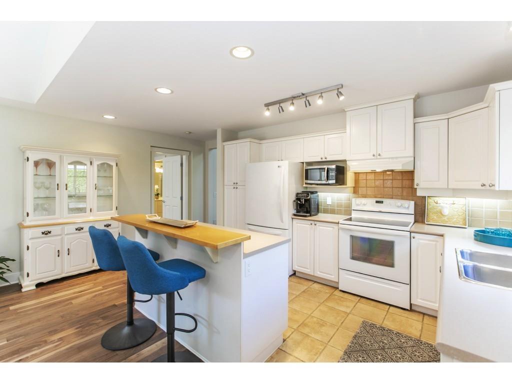 115 – 15500 Rosemary Heights Crescent Surrey BC