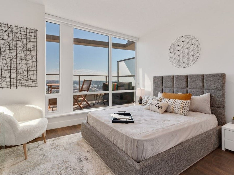 2303-1550 Fern Street North Vancouver, BC