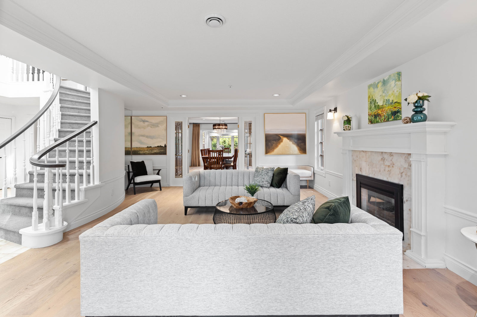 2318 Oliver Crescent