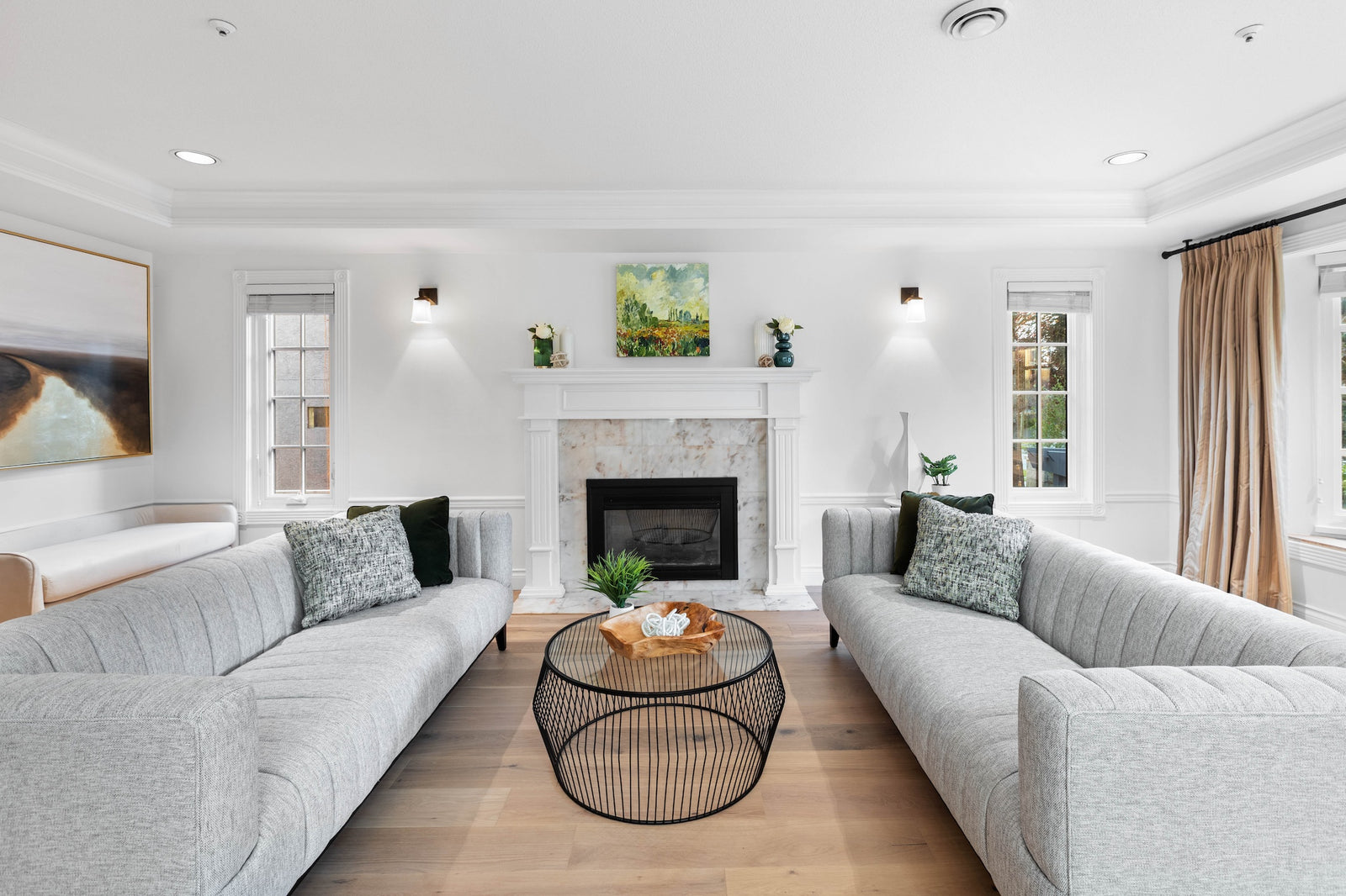 2318 Oliver Crescent