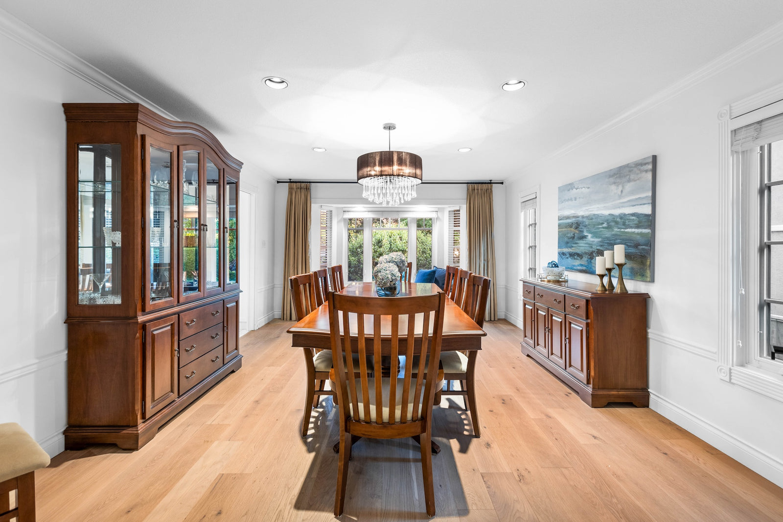 2318 Oliver Crescent