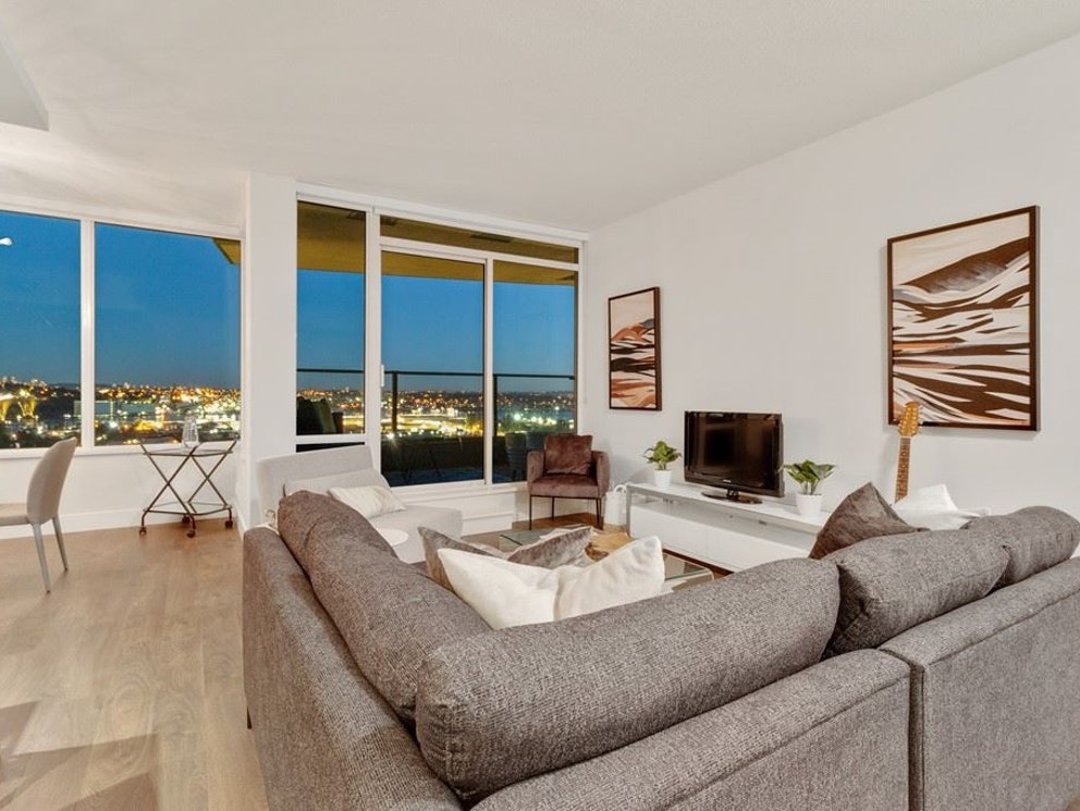 2303-1550 Fern Street North Vancouver, BC