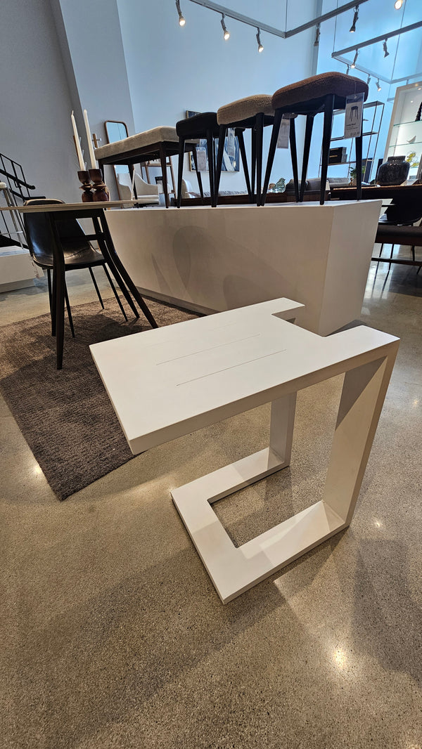 White Aluminum End Table – Indoor / Outdoor (Floor Model)