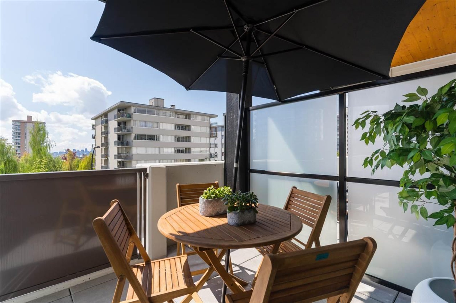 204 – 108 8th Street North Vancouver