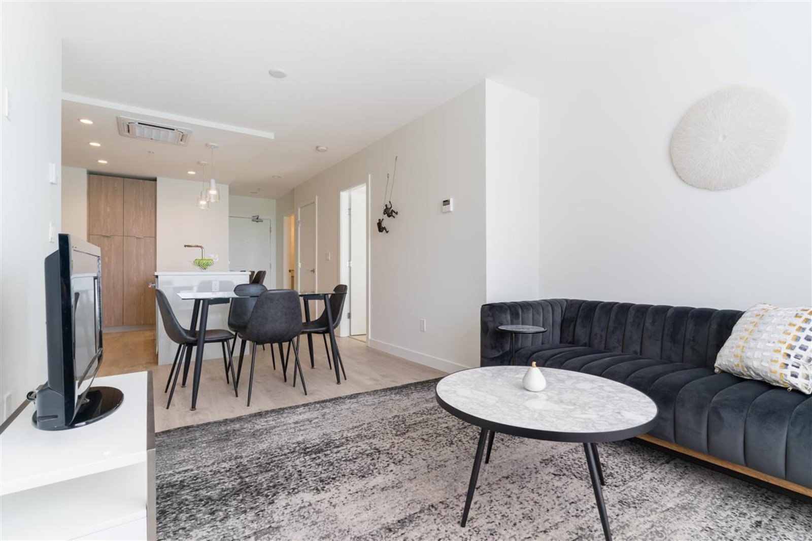 204 – 108 8th Street North Vancouver