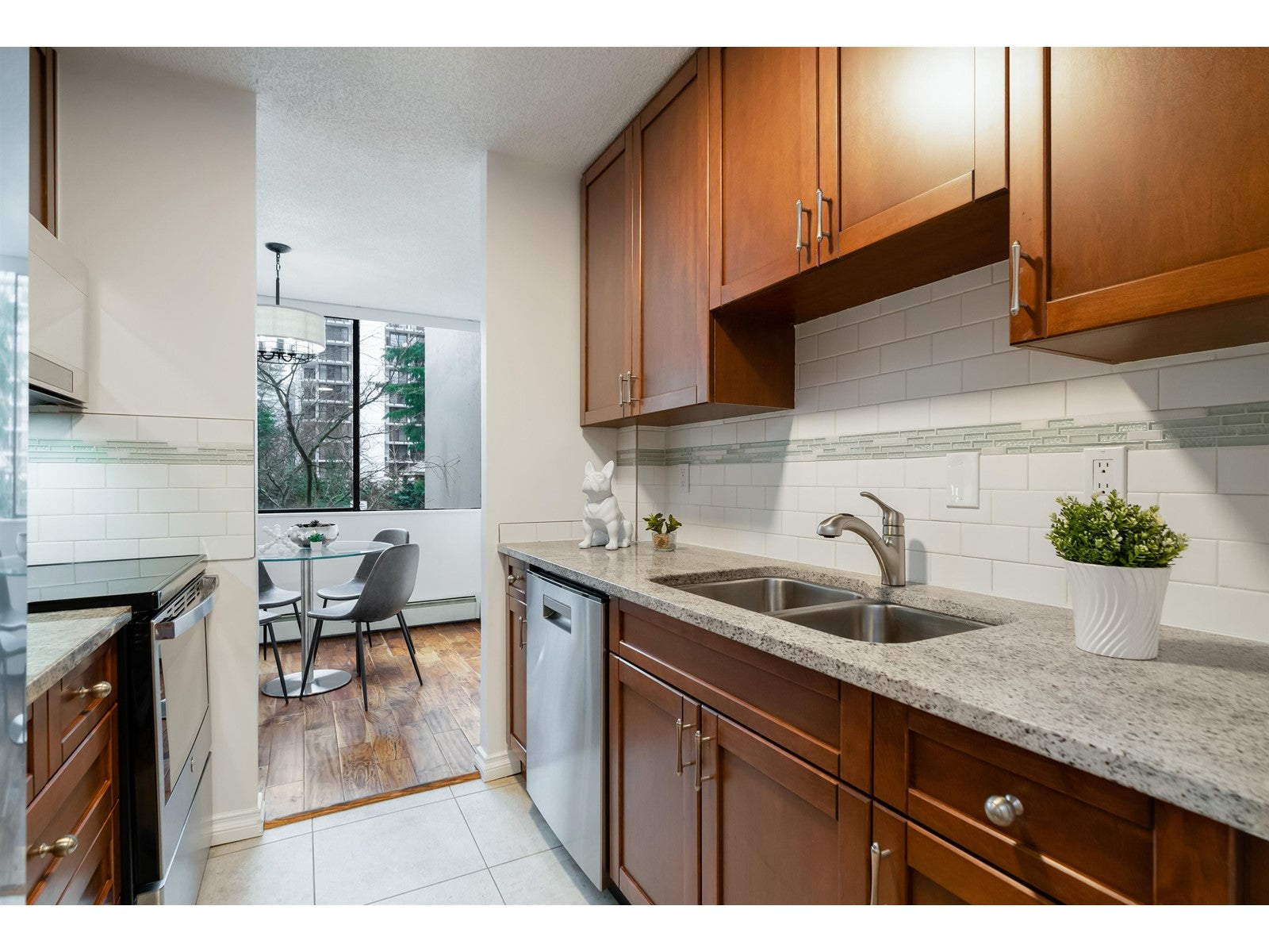 204 – 4105 Maywood Burnaby BC