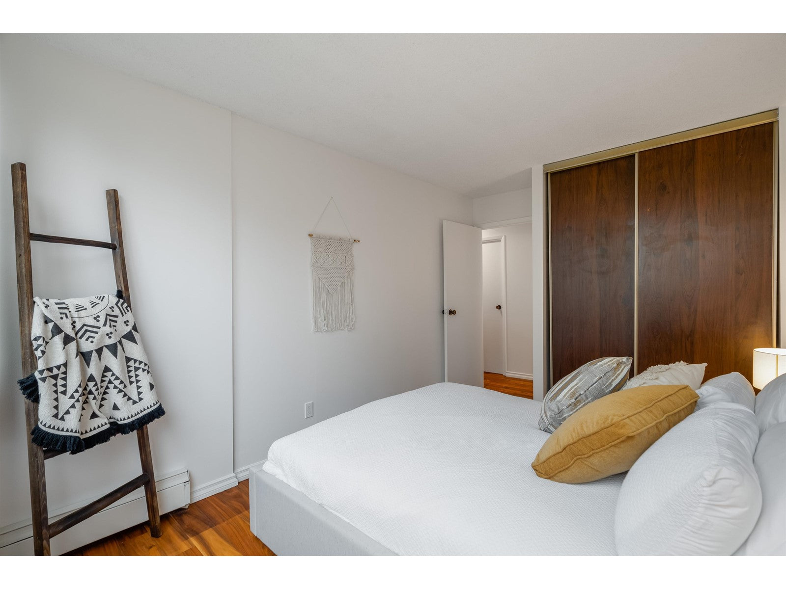 204 – 4105 Maywood Burnaby BC