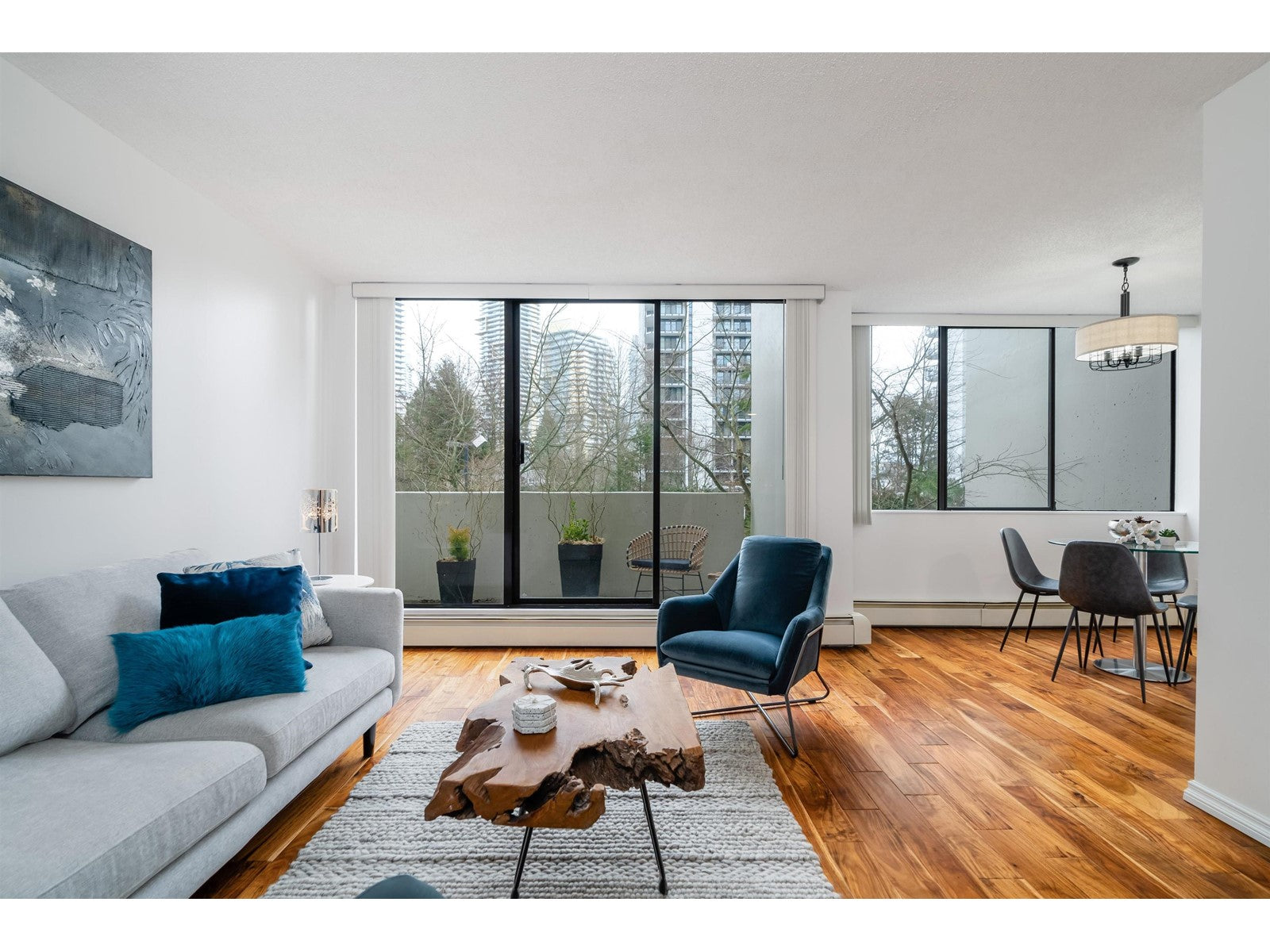 204 – 4105 Maywood Burnaby BC