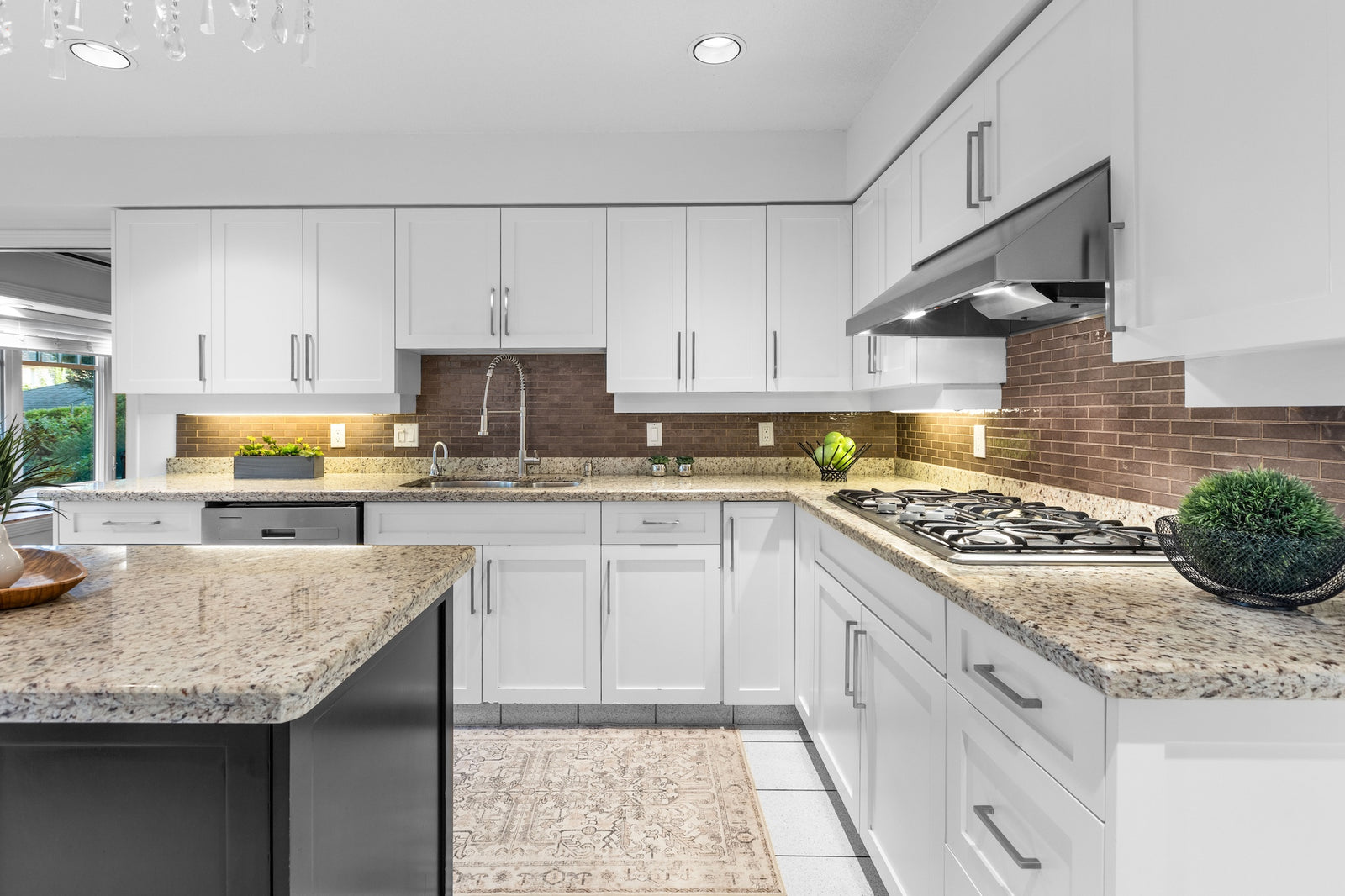 2318 Oliver Crescent