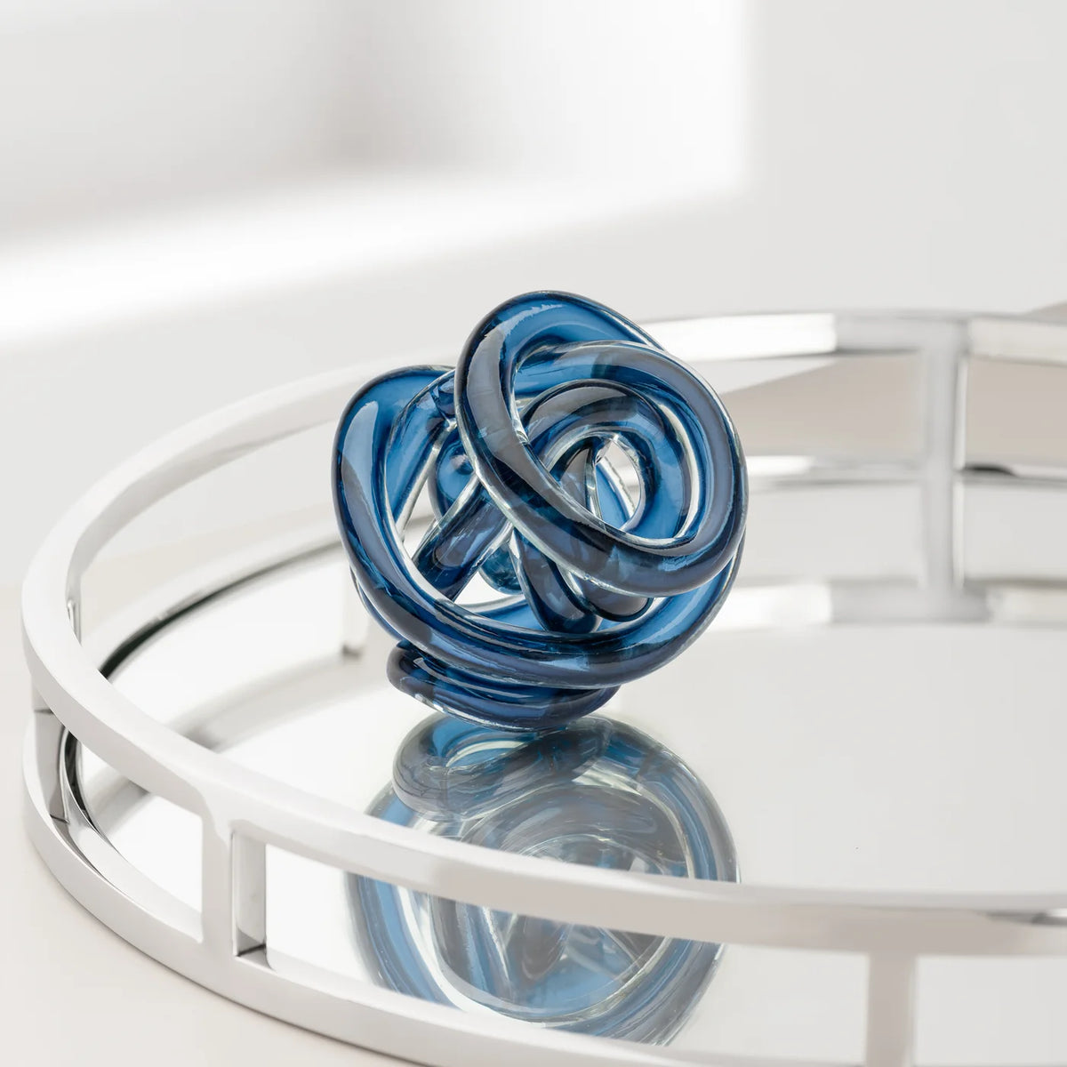 Orbit Glass Knot 3