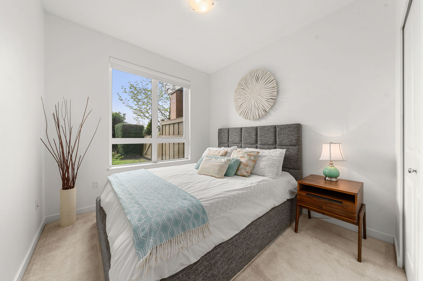 101-717 Chesterfield Ave