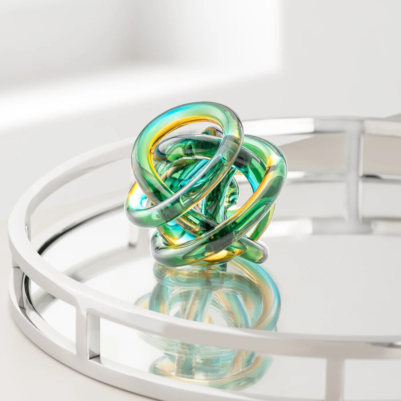 Orbit Glass Knot 3