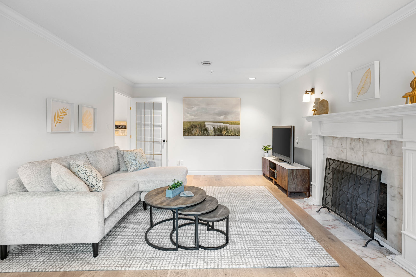 2318 Oliver Crescent