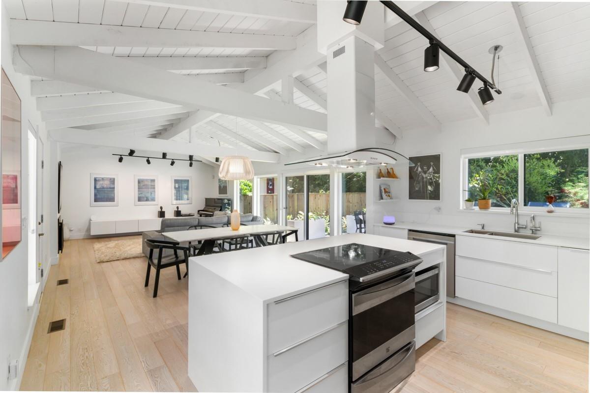 3760 Westridge Avenue West Vancouver, BC