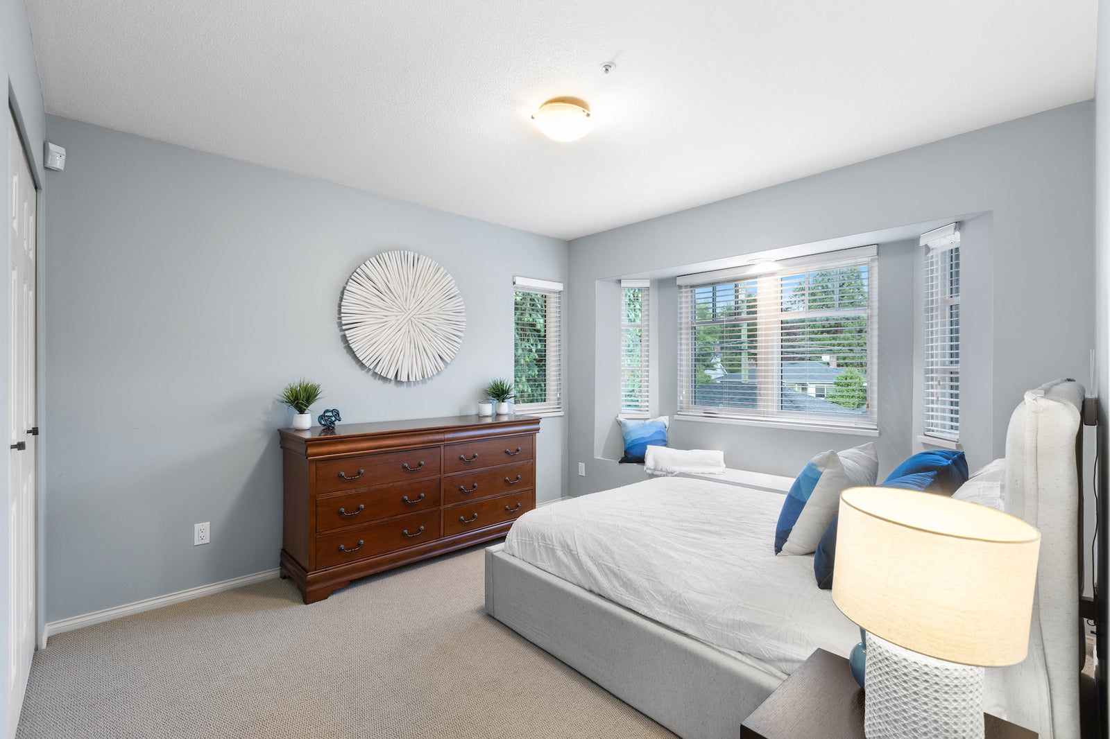 2318 Oliver Crescent