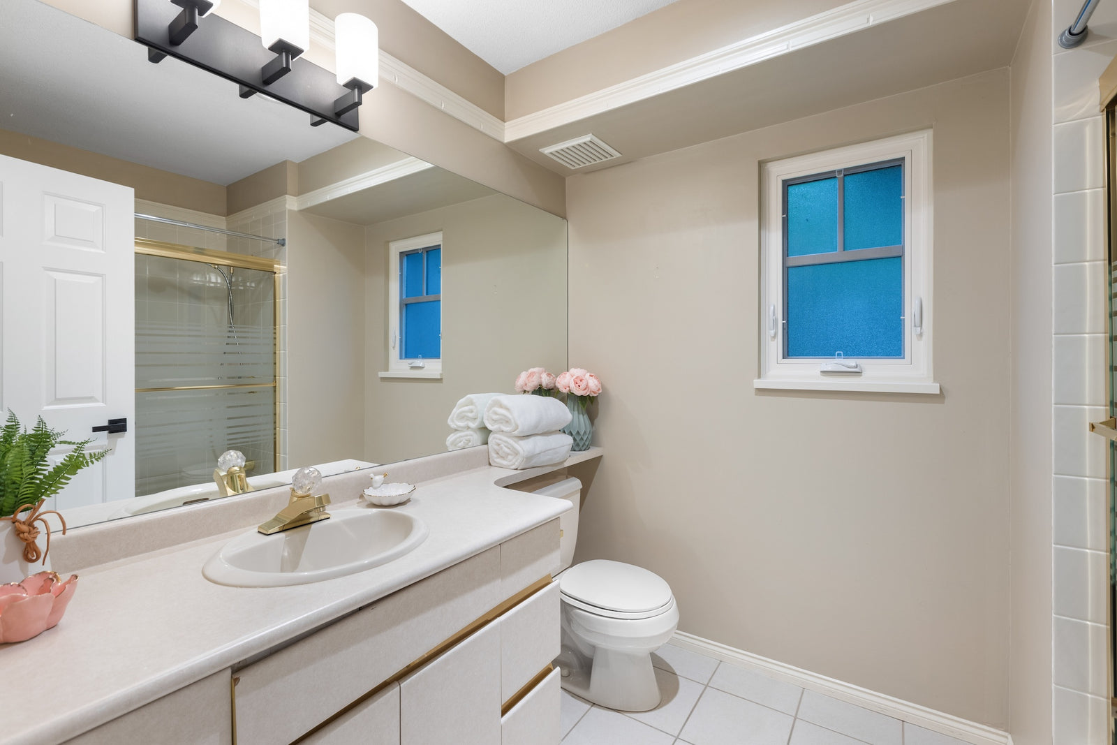 2318 Oliver Crescent