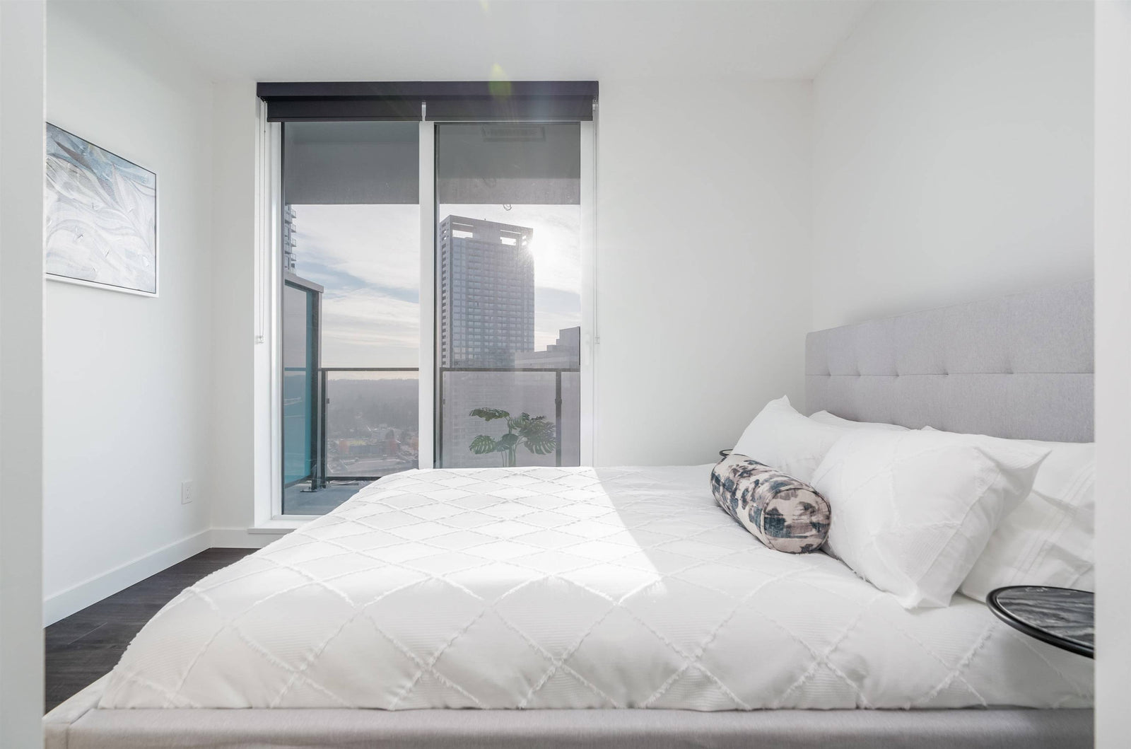 9887 Whalley Blvd #1902 Surrey BC