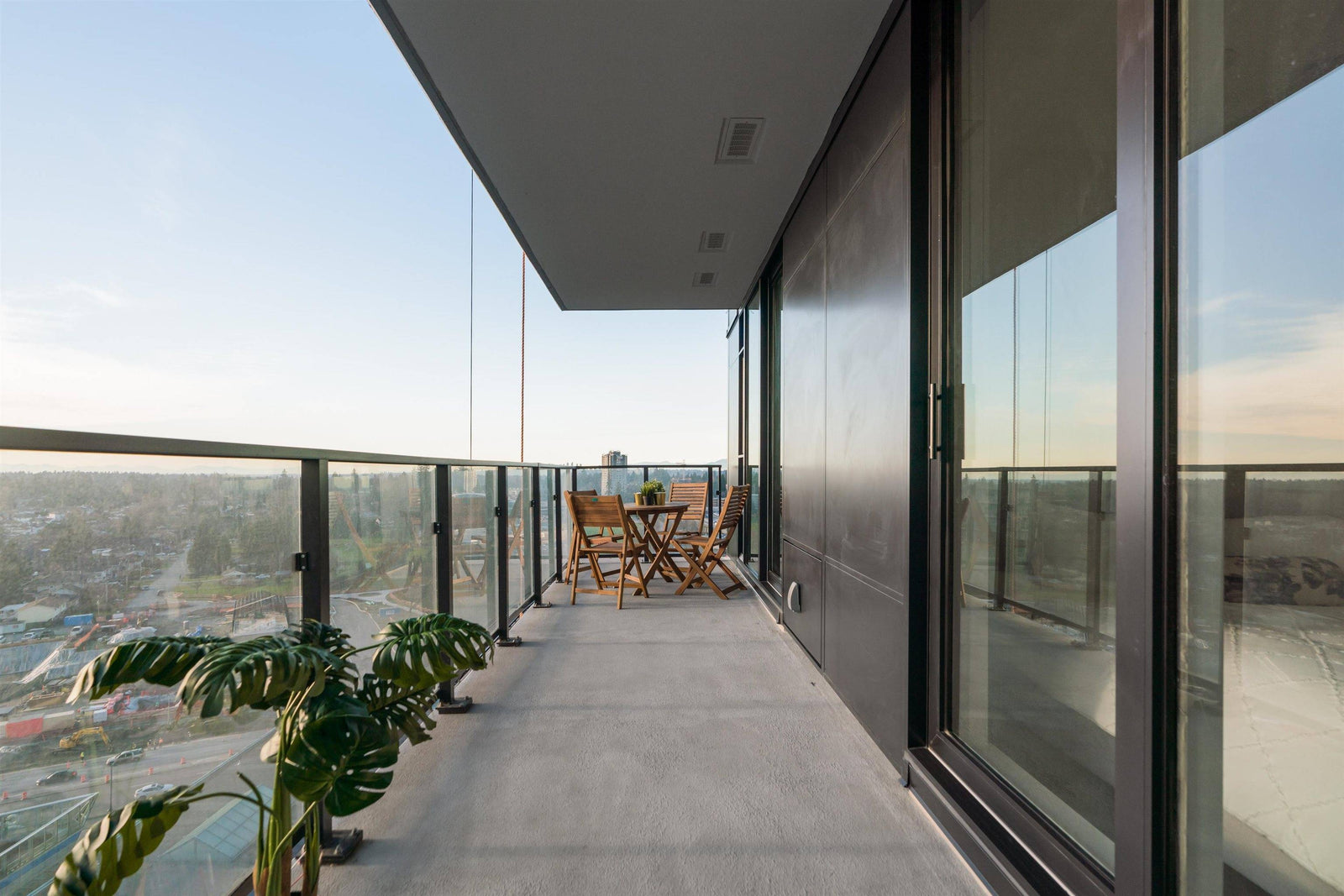 9887 Whalley Blvd #1902 Surrey BC