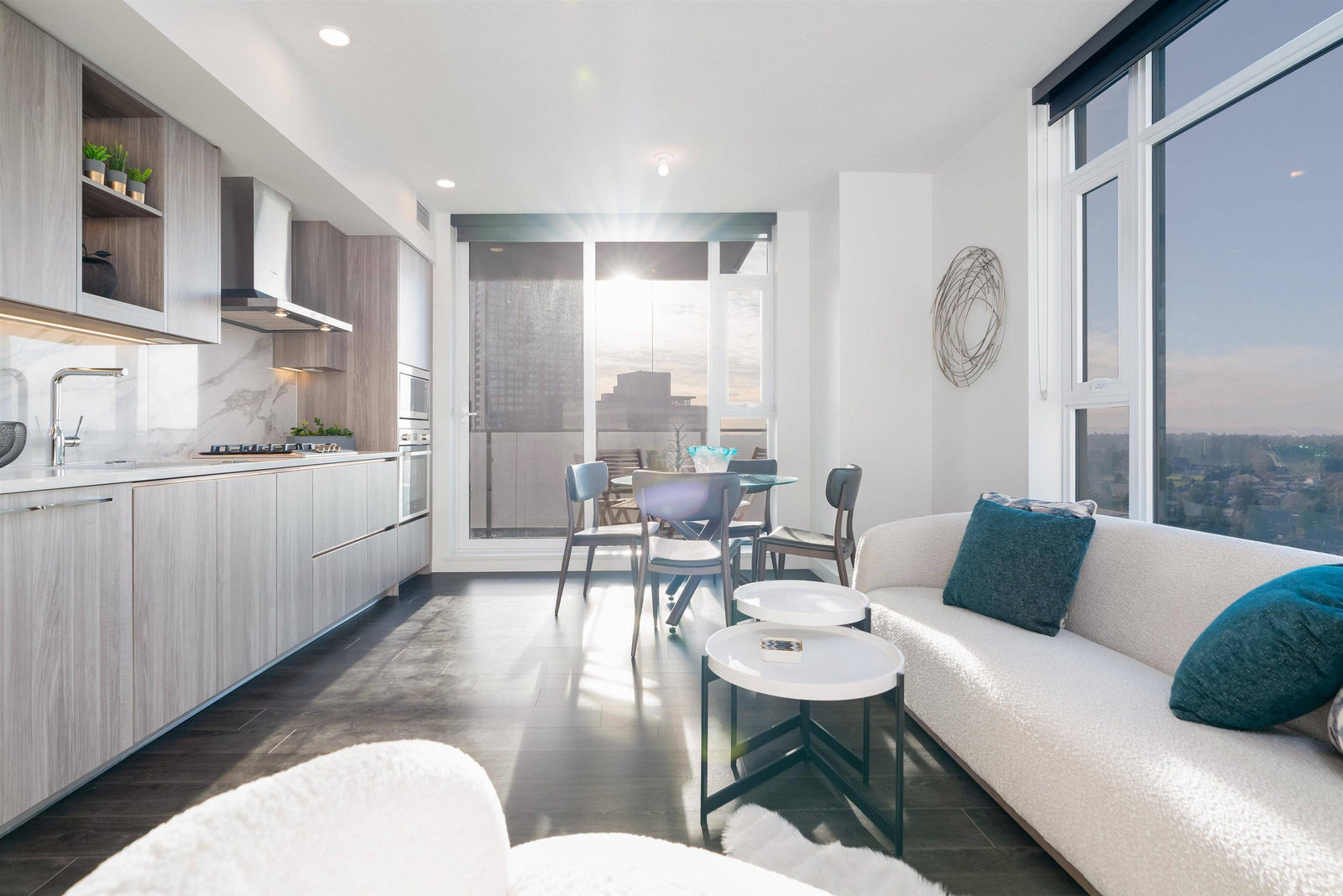 9887 Whalley Blvd #1902 Surrey BC