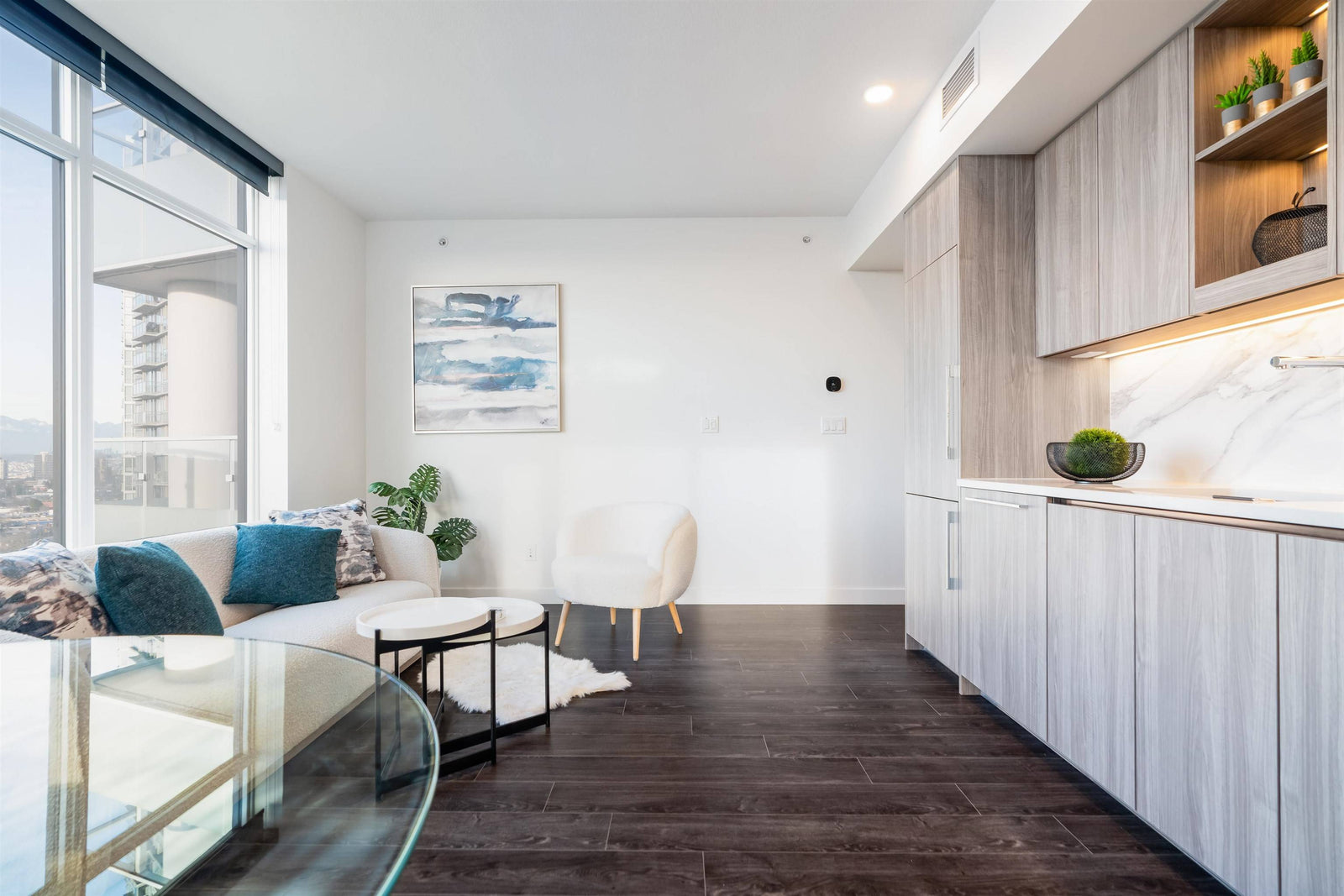 9887 Whalley Blvd #1902 Surrey BC