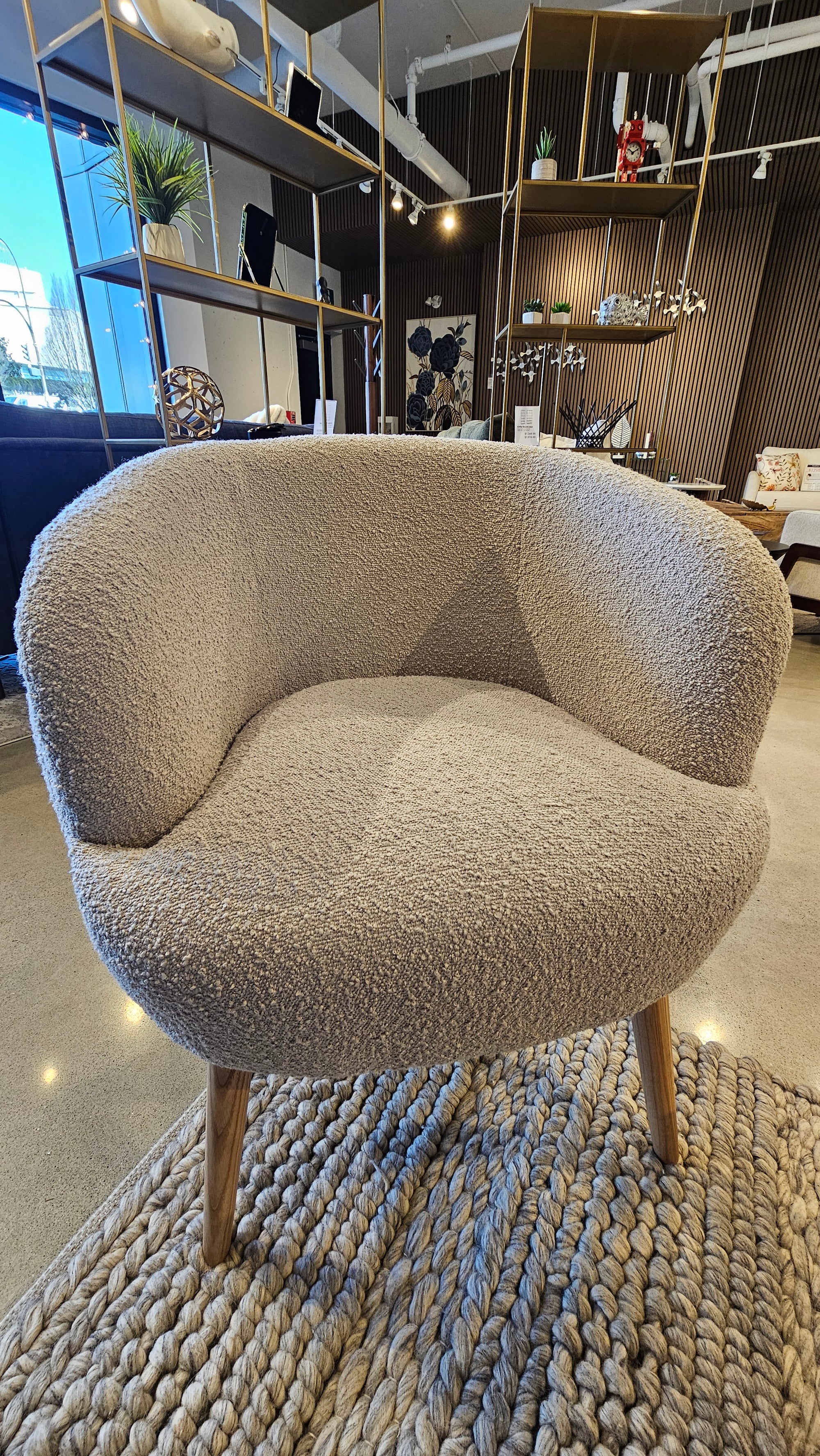 Alaska Accent Chair – Cozy Teddy Fabric (Floor Model)