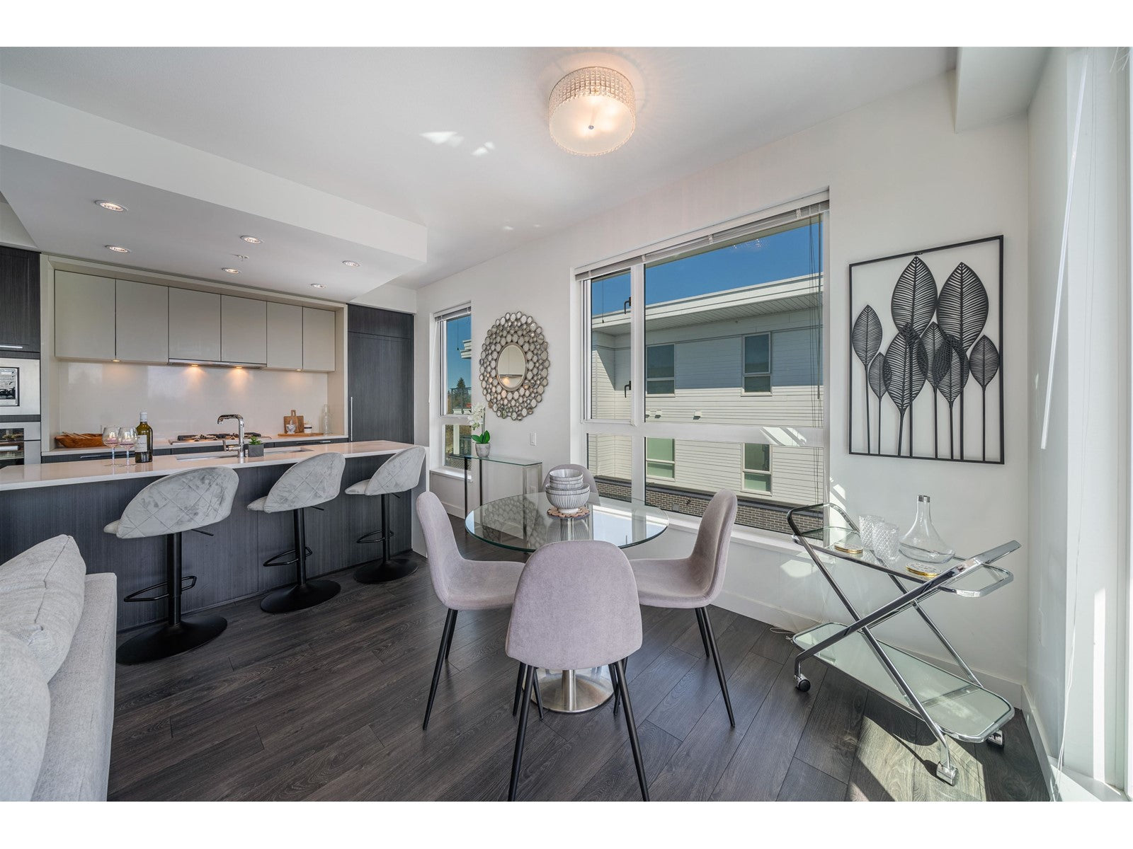 PH9-6677 Cambie Street Vancouver, BC