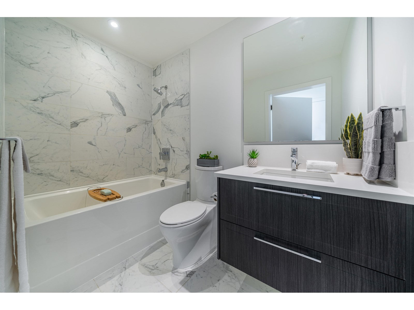 PH9-6677 Cambie Street Vancouver, BC