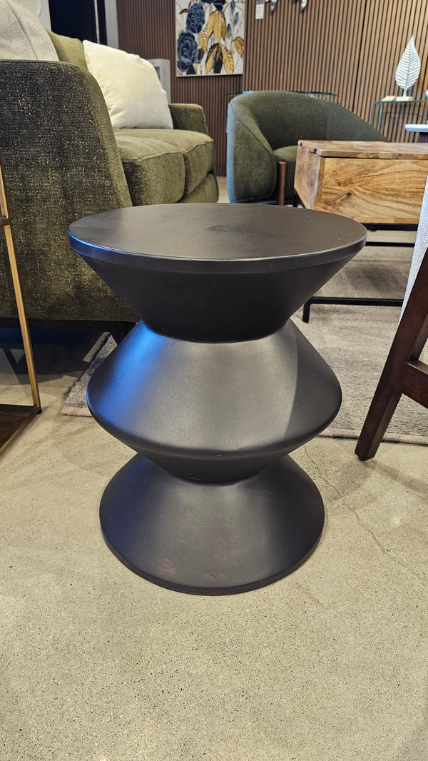Sealed Concrete End Table – Black (Floor Model)