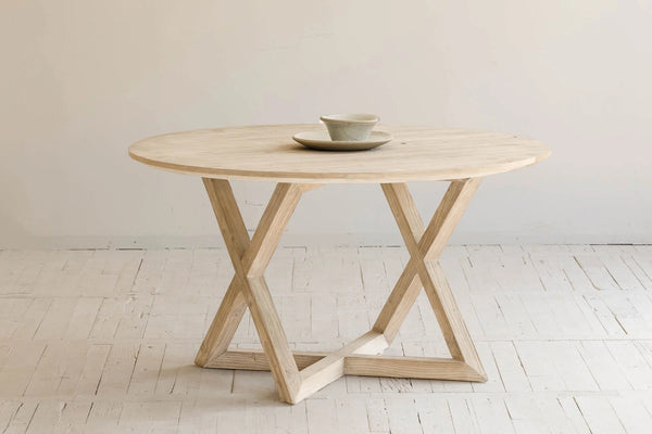 Avicii Dining Table